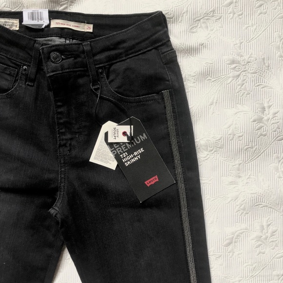 Levi's Denim - Levi’s 721 High Rise Skinny Black Jeans